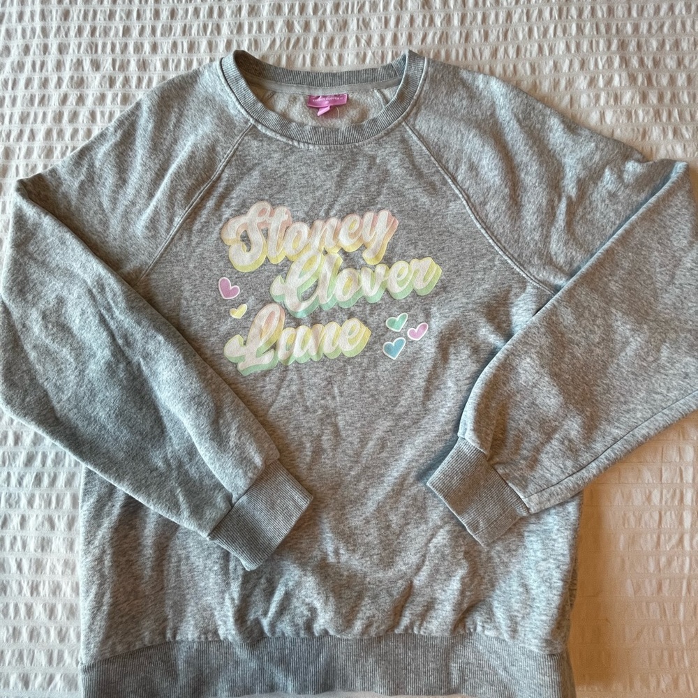 LIMITED EDITION STONEY CLOVER LANE CREWNECK🛍️🎀